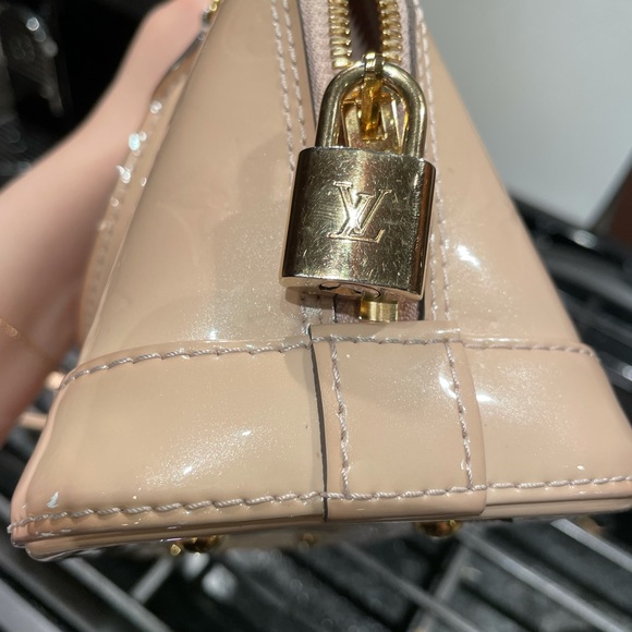 Louis Vuitton Alma BB - Picture 8 of 10